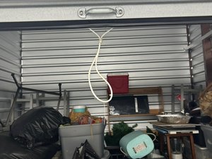 10 x 10 storage unit in Clinton, MD