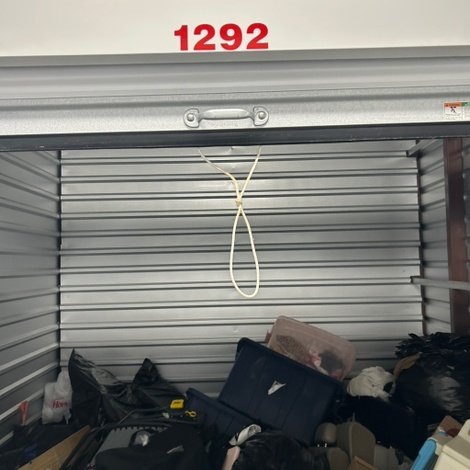 10 x 10 storage unit in Clinton, MD