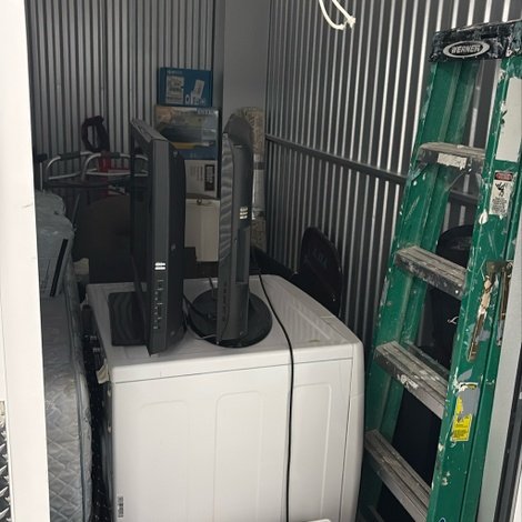 5 x 10 storage unit in Providence, RI