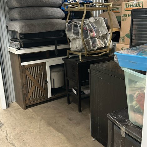 10 x 10 storage unit in Indianapolis, IN
