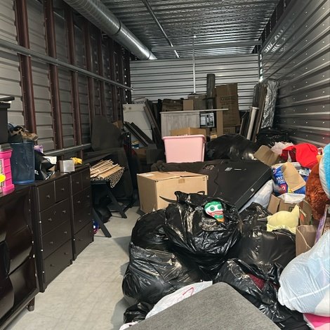 10 x 30 storage unit in Pontiac, MI