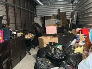10 x 30 storage unit in Pontiac, MI