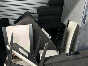 10 x 10 storage unit in Pontiac, MI