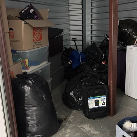 10 x 15 storage unit in Pontiac, MI