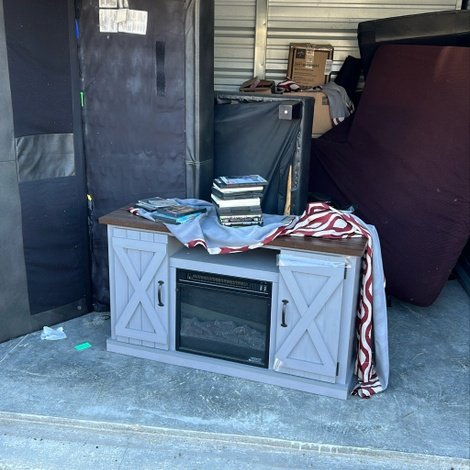 10 x 10 storage unit in Blasdell, NY