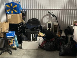 10 x 10 storage unit in Syracuse, NY