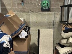 10 x 10 storage unit in Syracuse, NY