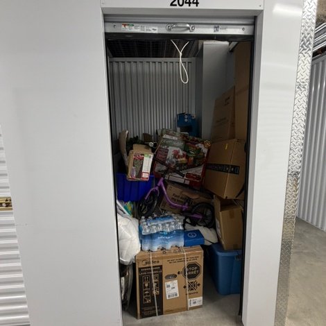 5 x 5 storage unit in NE Sandy Springs, GA