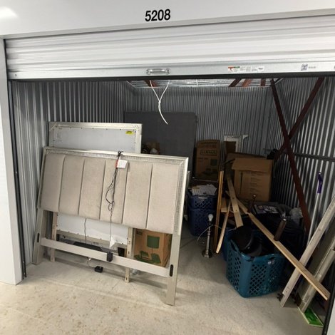 10 x 10 storage unit in NE Sandy Springs, GA