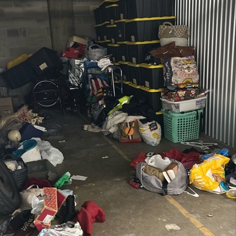 10 x 15 storage unit in Indianapolis, IN