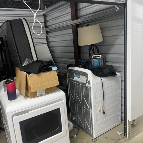 10 x 10 storage unit in Smyrna, GA