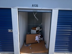 5 x 10 unit in Athens