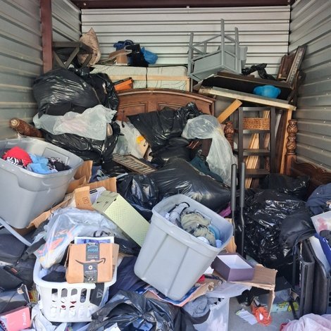10 x 15 storage unit in Riverdale, GA