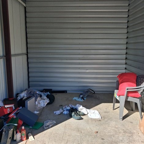 10 x 10 storage unit in Riverdale, GA