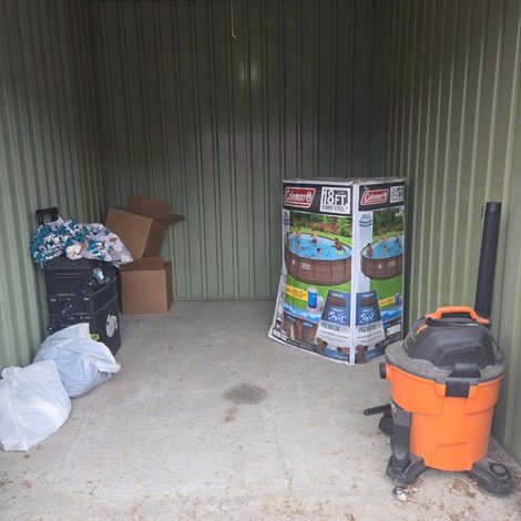 8 x 10 storage unit in Amelia, OH