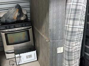 10 x 10 storage unit in Dearborn, MI