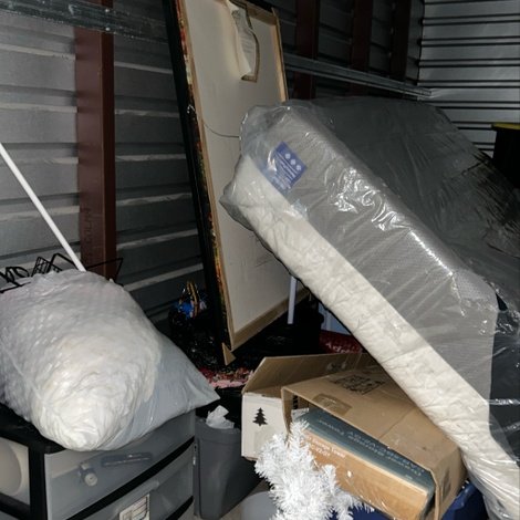 10 x 15 storage unit in Dearborn, MI