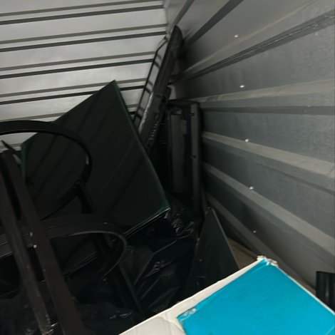 10 x 10 storage unit in Dearborn, MI