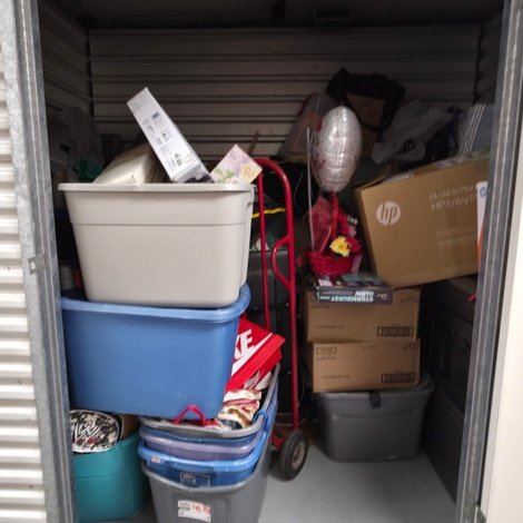 8 x 10 storage unit in West Haven, CT