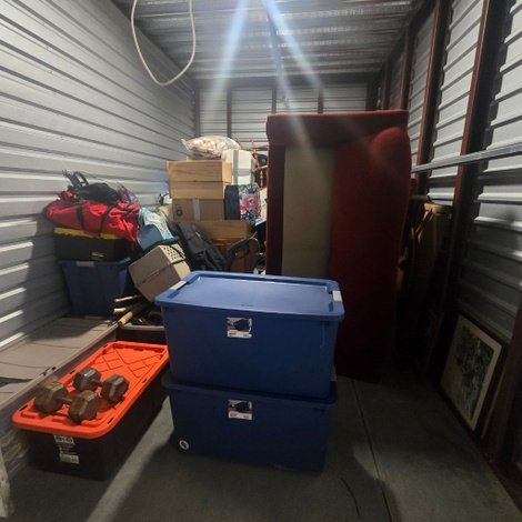 10 x 15 storage unit in Tewksbury, MA