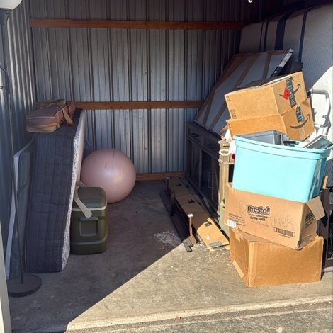 10 x 10 storage unit in Unknown, IN