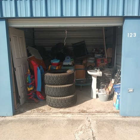 10 x 10 storage unit in Laredo, TX