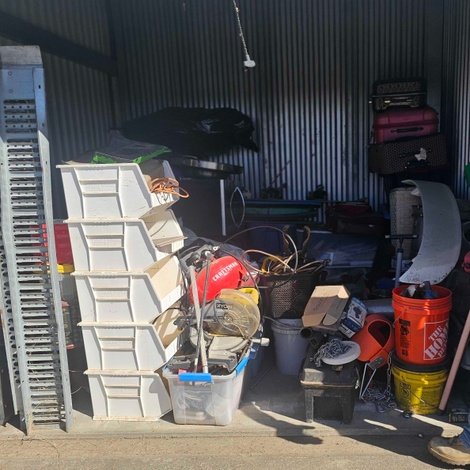10 x 10 storage unit in Bakersfield, CA