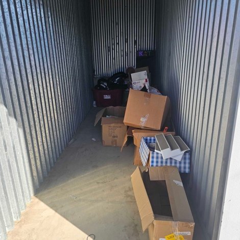 5 x 15 storage unit in Bakersfield, CA