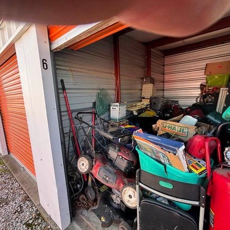 10 x 15 storage unit in SW Canton, OH