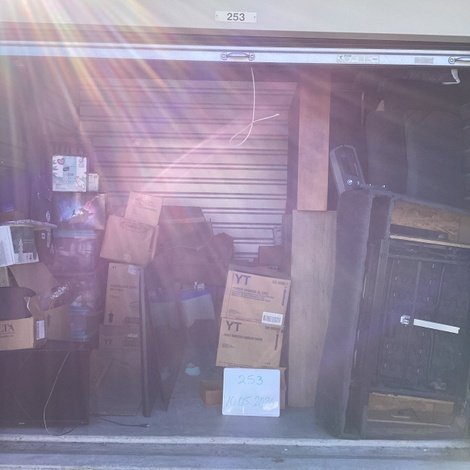 10 x 10 storage unit in Louisville, KY