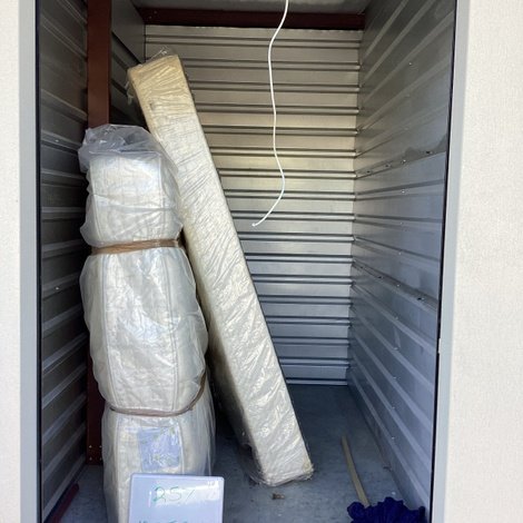 5 x 10 storage unit in Louisville, KY