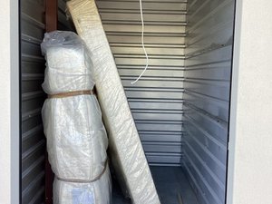 5 x 10 unit in Louisville