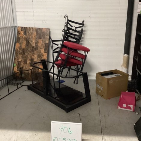 10 x 10 storage unit in Louisville, KY