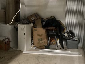 10 x 10 storage unit in Louisville, KY