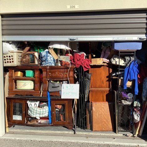 10 x 10 storage unit in Louisville, KY