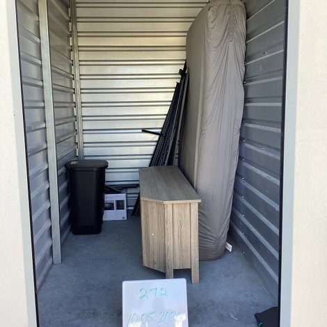 5 x 10 storage unit in Louisville, KY
