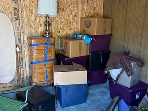10 x 12 storage unit in SE Hubbard, OH