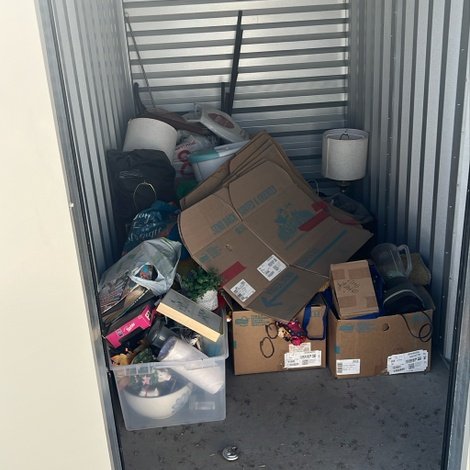 5 x 10 storage unit in Bakersfield, CA