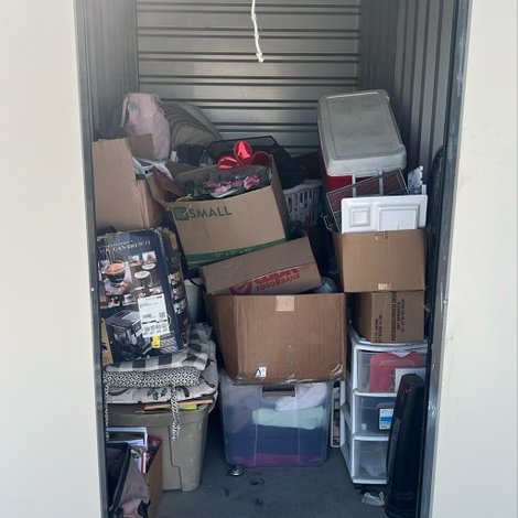 5 x 10 storage unit in Bakersfield, CA