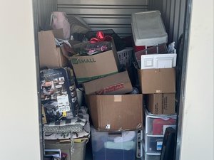 5 x 10 storage unit in Bakersfield, CA