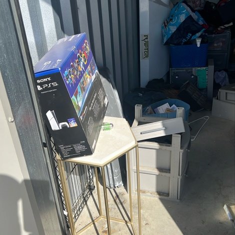 5 x 10 storage unit in Bakersfield, CA