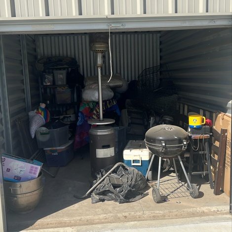 10 x 15 storage unit in Bakersfield, CA