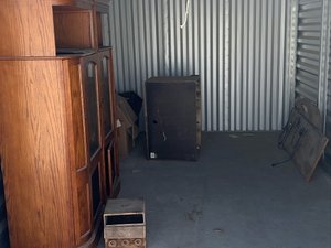 10 x 15 storage unit in Bakersfield, CA
