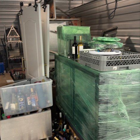 10 x 20 storage unit in Sarasota, FL