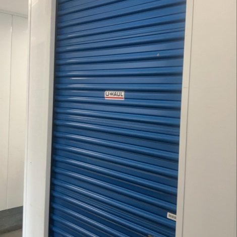 5 x 10 storage unit in Warren, MI