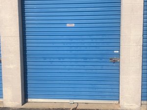 8 x 10 unit in Warren