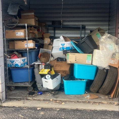10 x 9 storage unit in Warren, MI
