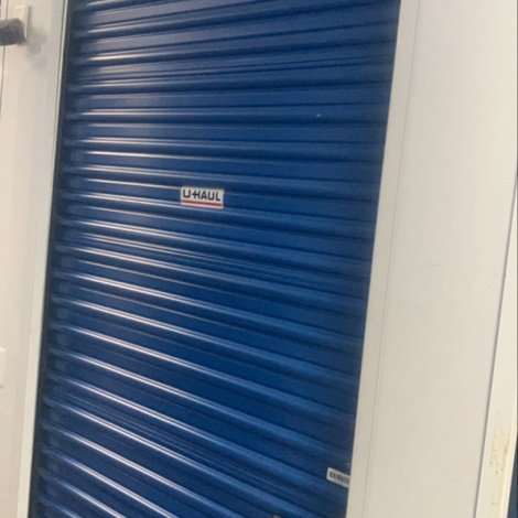 5 x 8 storage unit in Warren, MI