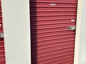 5 x 10 storage unit in Washington, MI