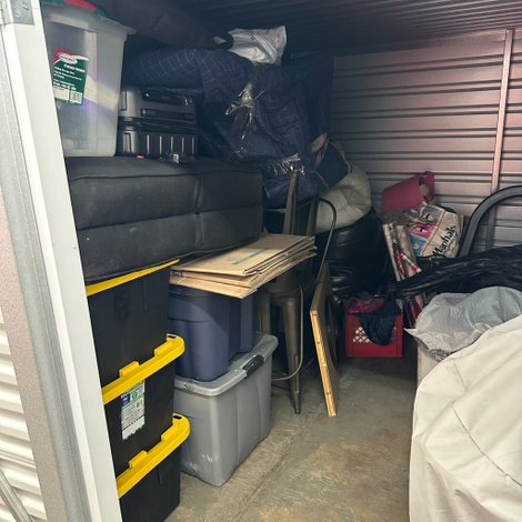 10 x 10 storage unit in Lasalle Chicago, IL